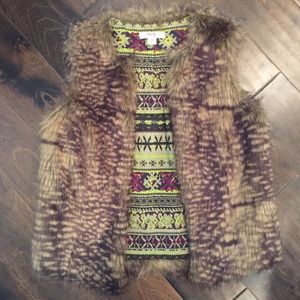 Mossimo Foe Fur Vest